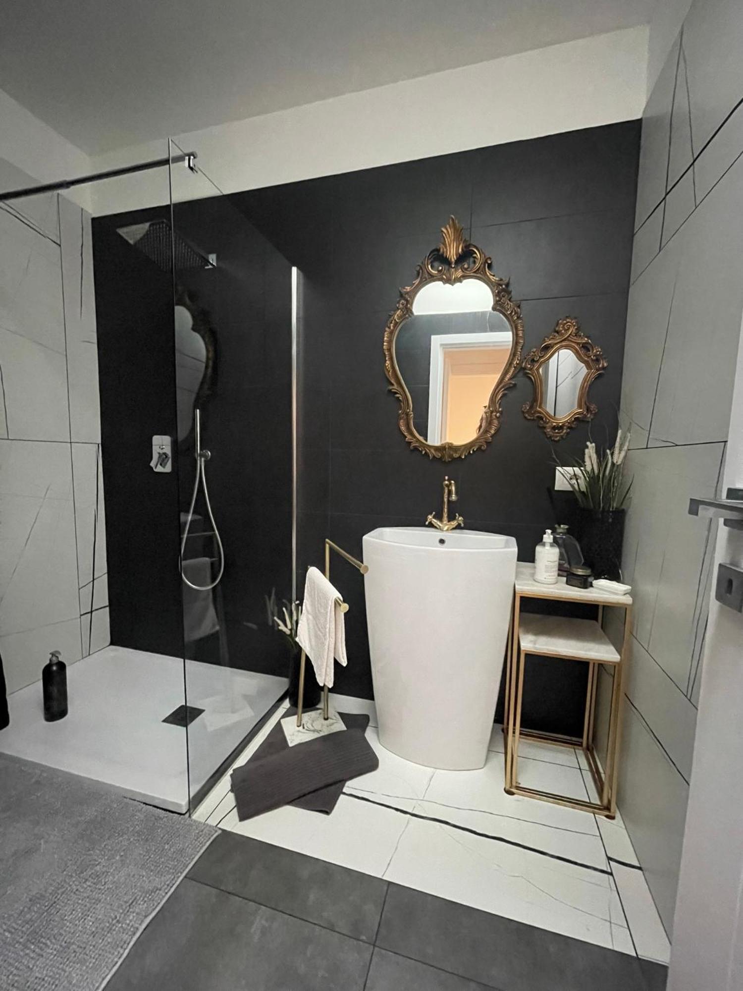 Decoluxe !Apartamento Con 1 Camera Da Letto , In Zona San Paolo , Via Martiniana Torino Exterior foto